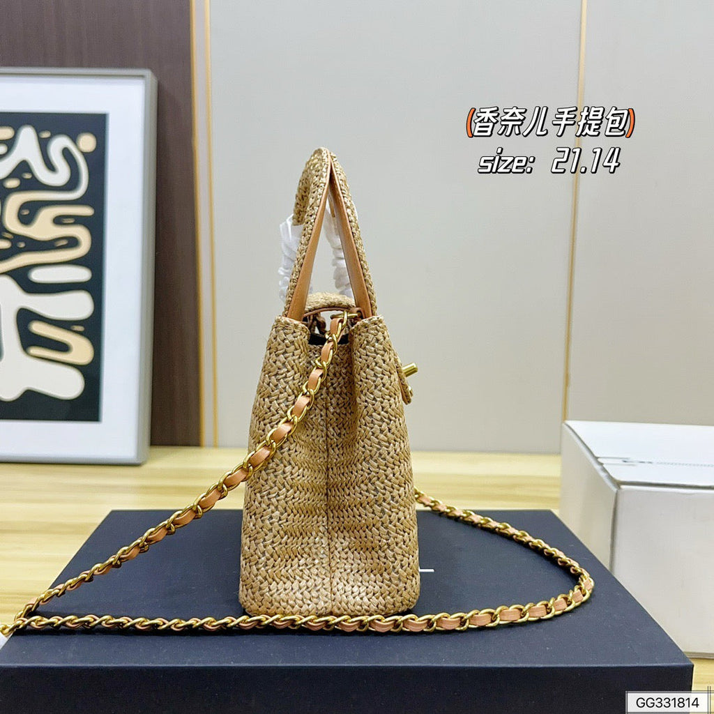 Serenityll 200108 Chanel Bag product image 3, provided for visual reference and product detail review