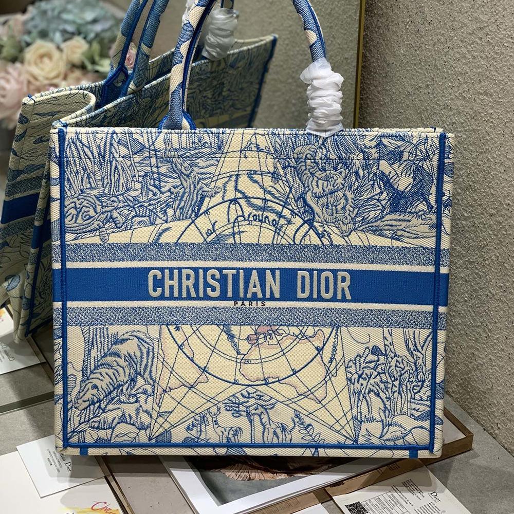 Dior Book Tote product image 1, provided for visual reference and product detail review