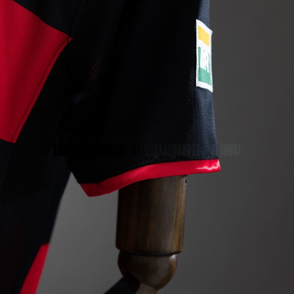 Flamengo Jersey 2000-01 Home Retro Football Kit product image 4