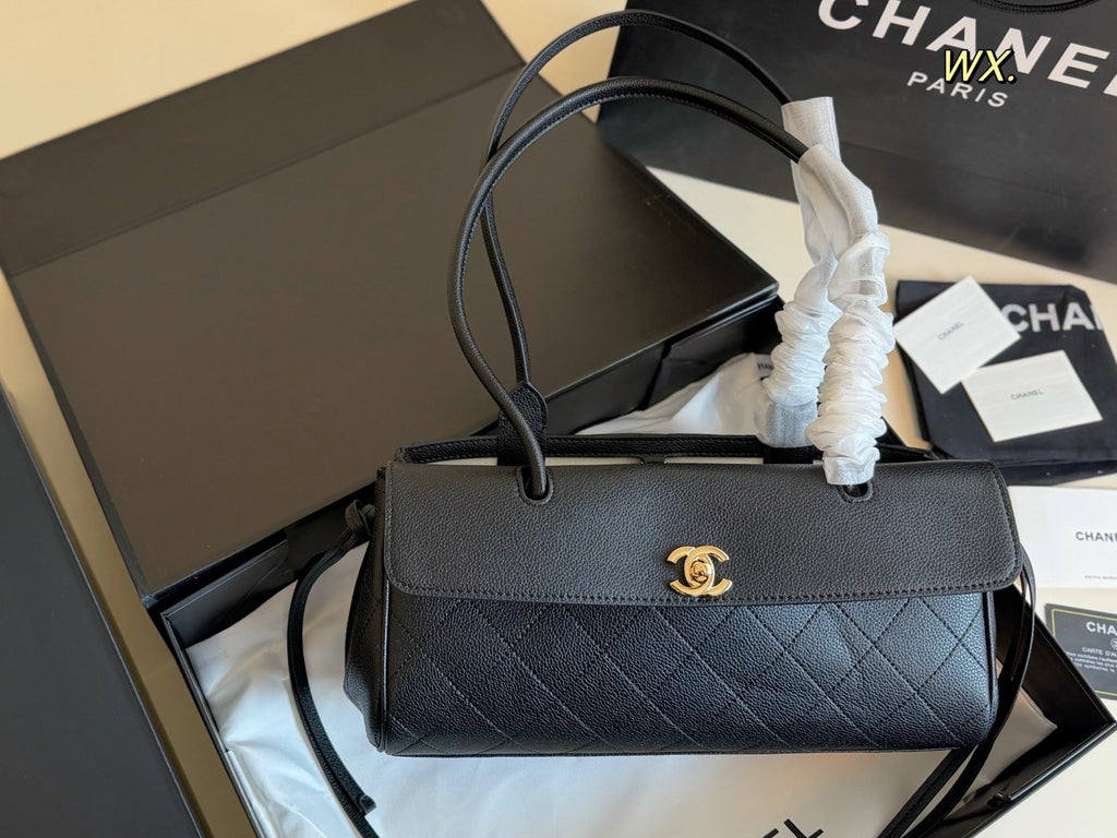 Serenityll 200106 Chanel Bag 31cm*15cm product image 1, provided for visual reference and product detail review