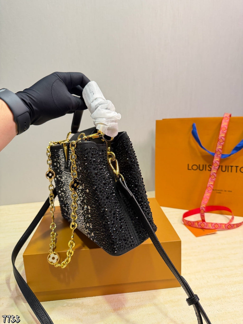 Serenityll 2001124 LV Bag product image 5, provided for visual reference and product detail review