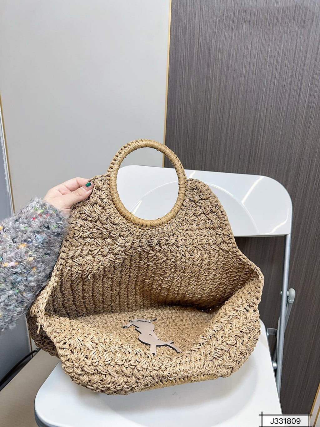 YSL Saint Laurent Summer Raffia Tote Bag product image 7, provided for visual reference and product detail review