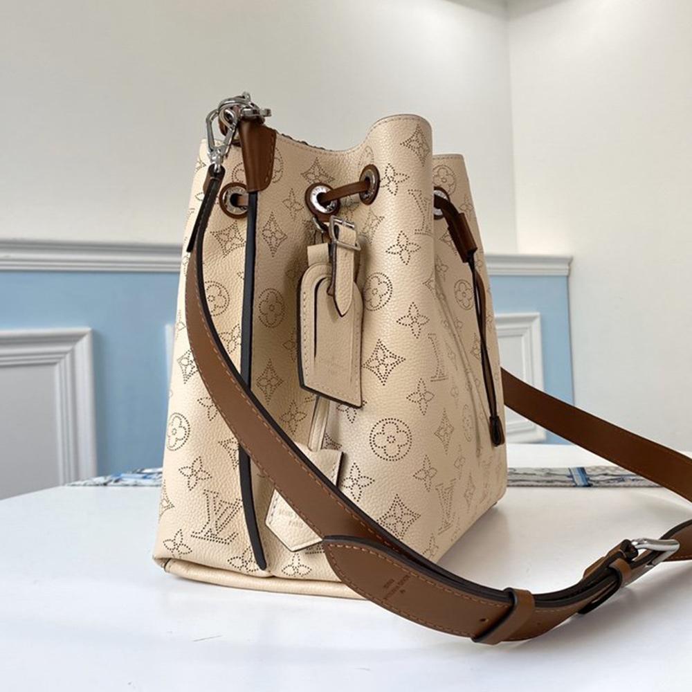 Louis Vuitton Néonoé BB Bucket Bag - Cosmic Latte product image 3, provided for visual reference and product detail review