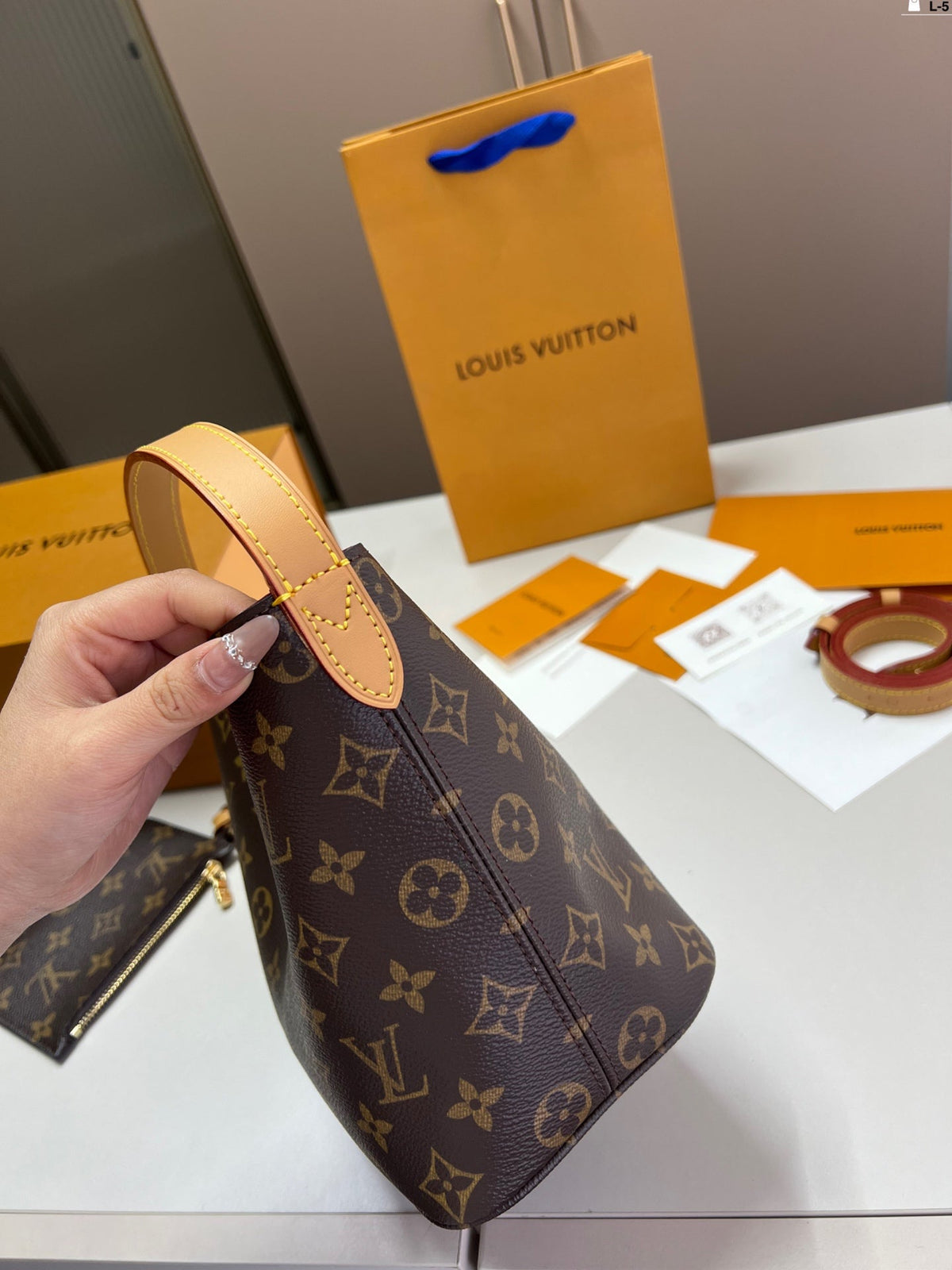 Louis Vuitton LV Vintage Bucket Tote Bag - Brown product image 8, provided for visual reference and product detail review