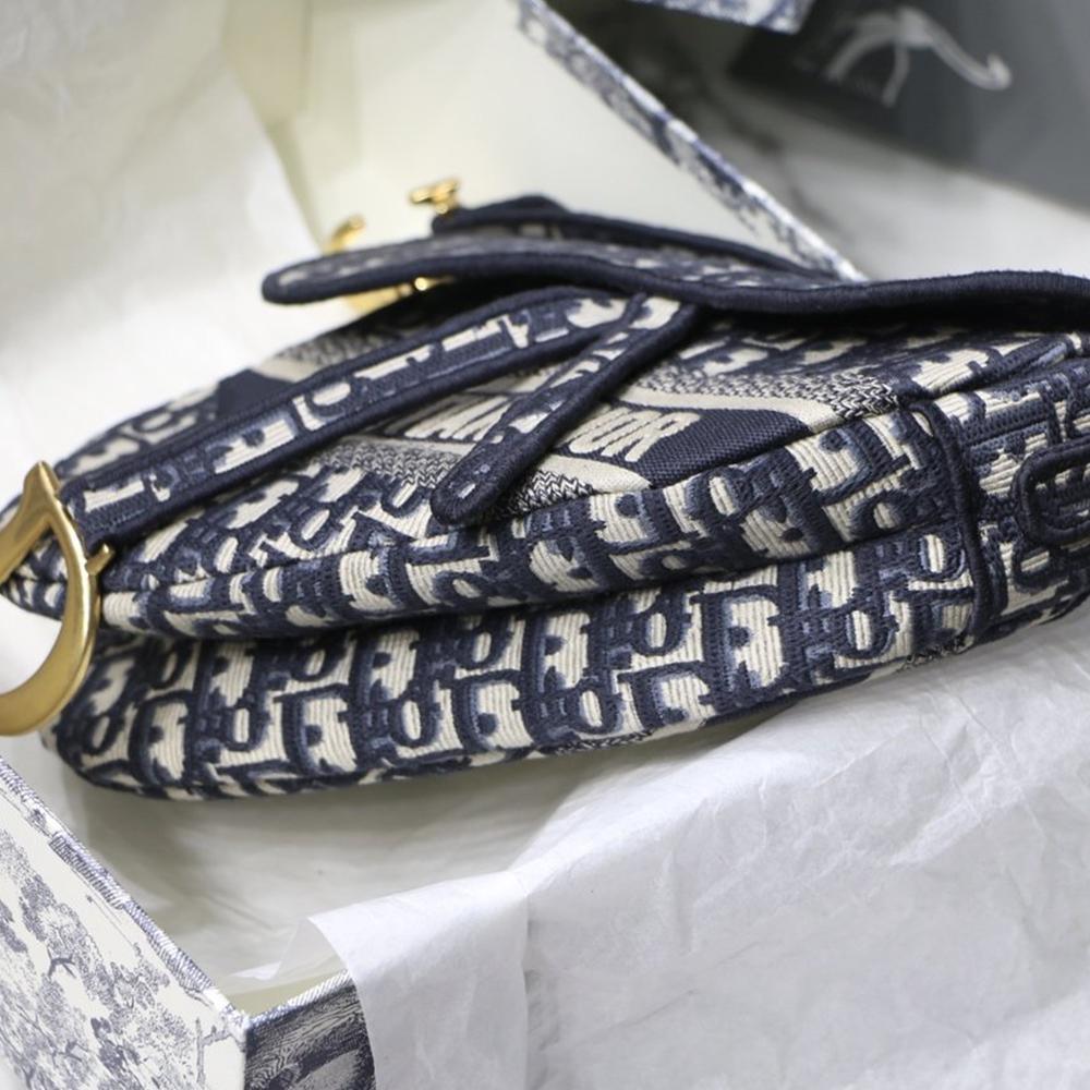 Dior Saddle Bag product image 5, provided for visual reference and product detail review