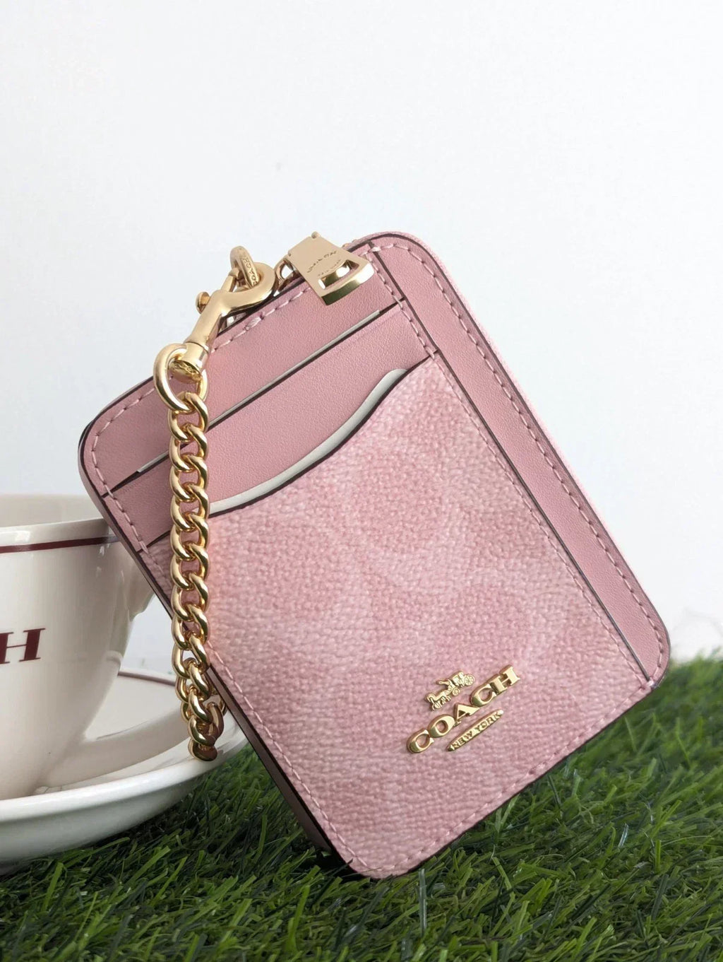 Coach Card Holder Powder Pink product image 1, provided for visual reference and product detail review