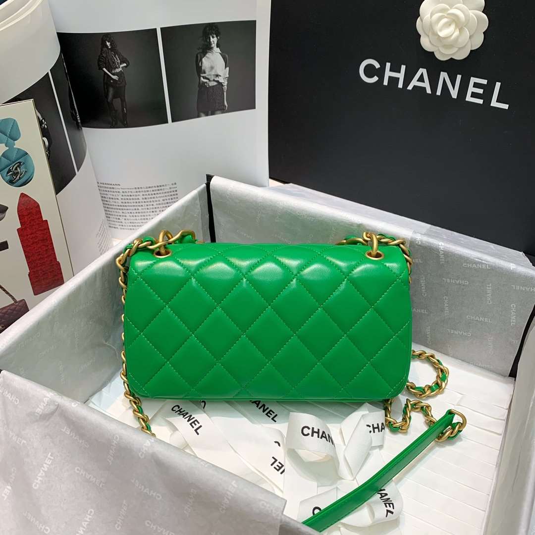 Chanel Flap Bag with Chunky Chain Green product image 3, provided for visual reference and product detail review
