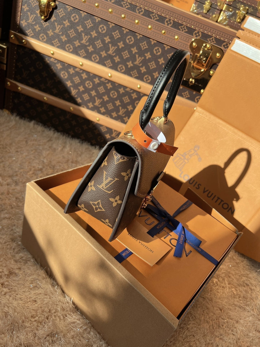 LV Pochette Metis Monogram Reverse Canvas Handle Crossbody Bag with Leather Trim and Shoulder Strap product image 4,