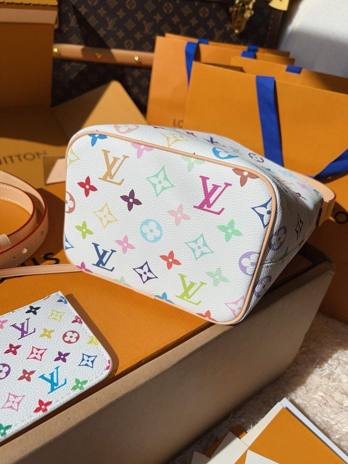 LV Neverfull MM Multicolor Monogram Canvas Tote Handle Bag with Leather Trim and Pouch product image 2, provided for visual