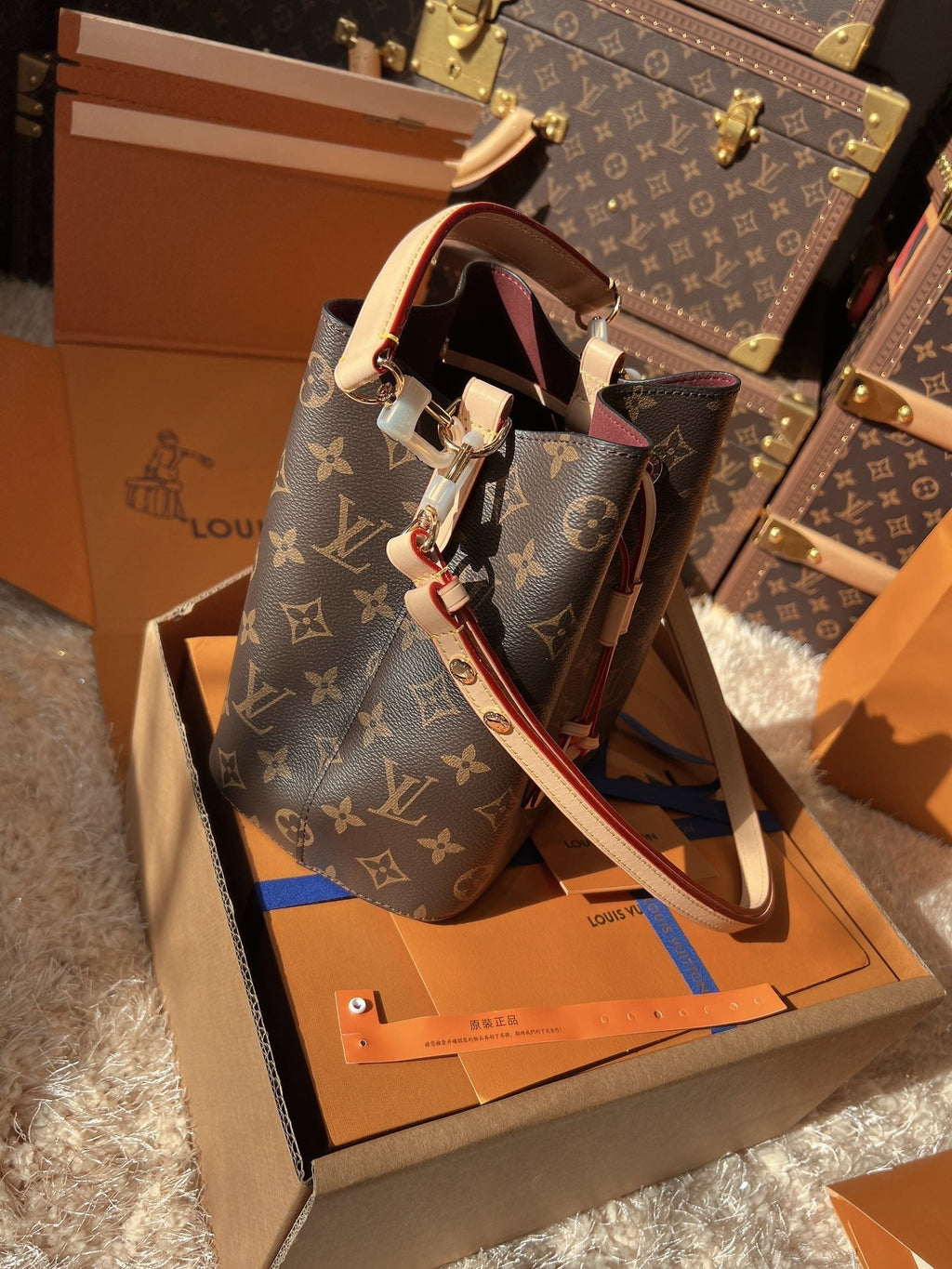 LV Neonoé Monogram Canvas Bucket Bag with Leather Trim and Shoulder Strap product image 4, provided for visual reference and