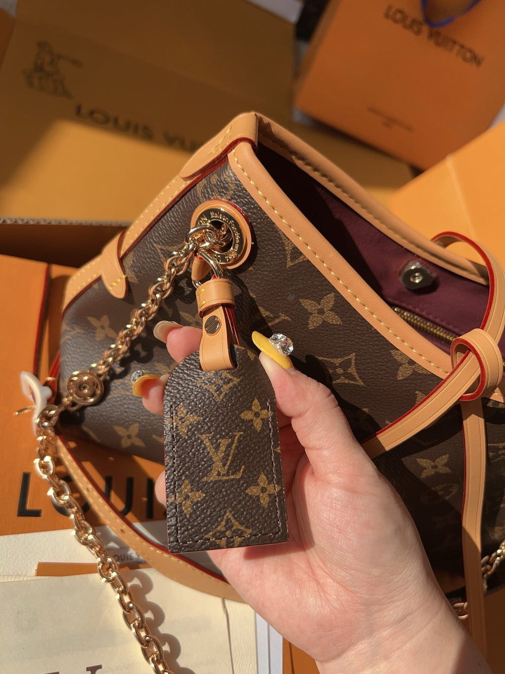 LV Pochette Metis Monogram Canvas Crossbody Bag with Chain Strap product image 3, provided for visual reference and product