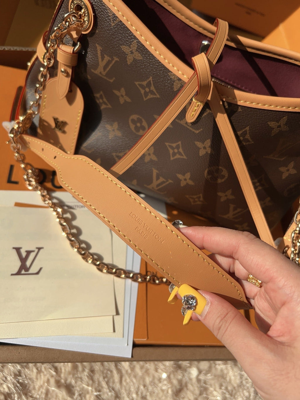LV Pochette Metis Monogram Canvas Crossbody Bag with Chain Strap product image 4, provided for visual reference and product