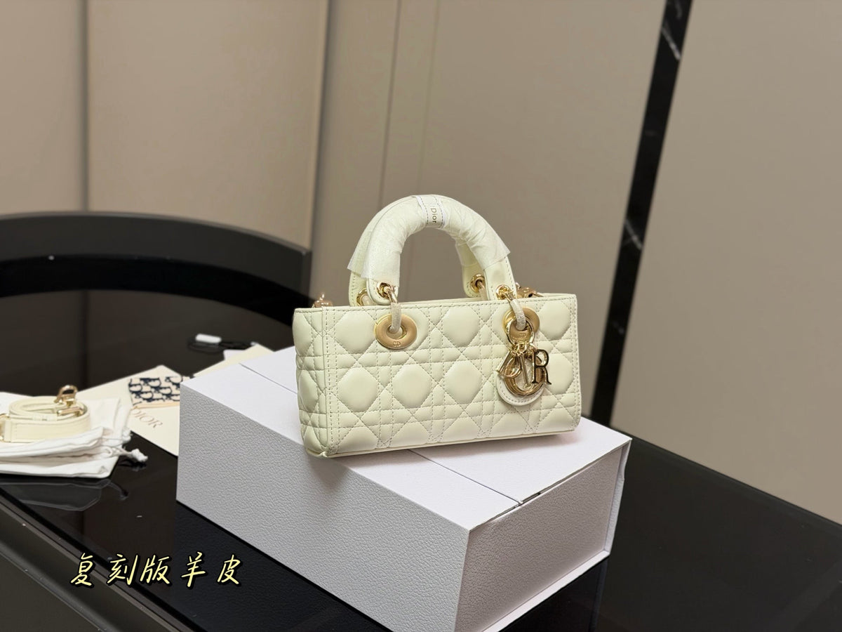 Serenityll 181942 Bags 22cm product image 1, provided for visual reference and product detail review