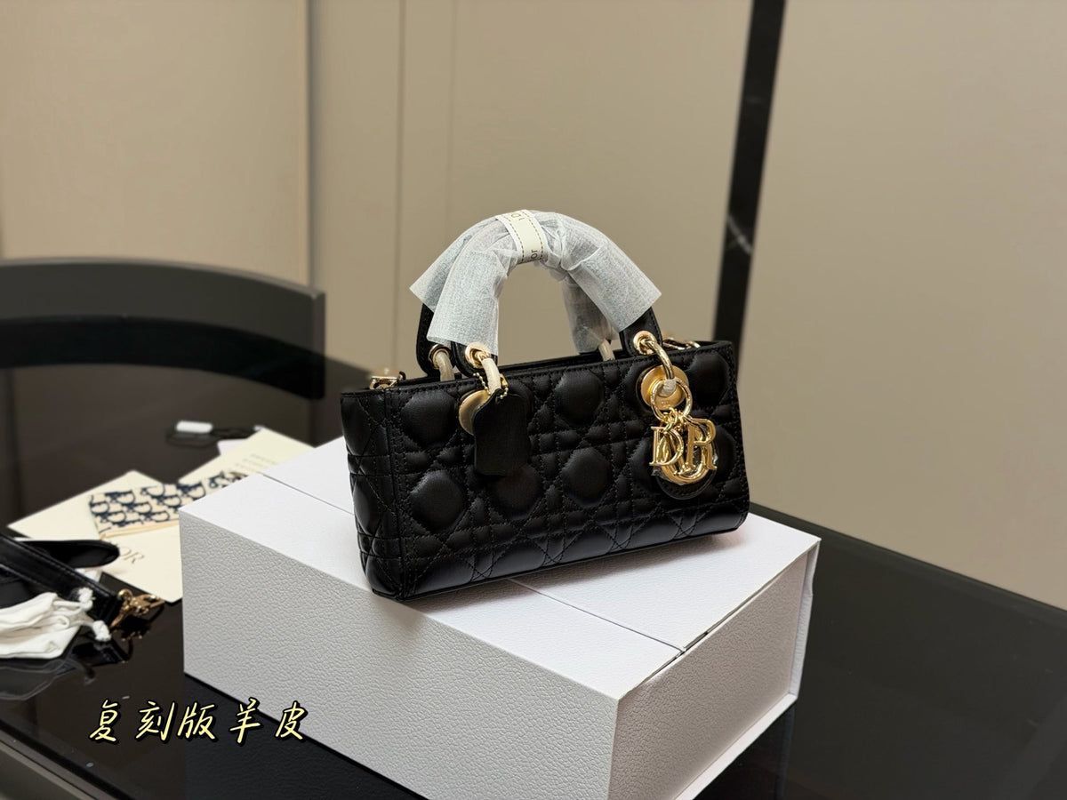 Serenityll 181943 Bags 22cm product image 1, provided for visual reference and product detail review