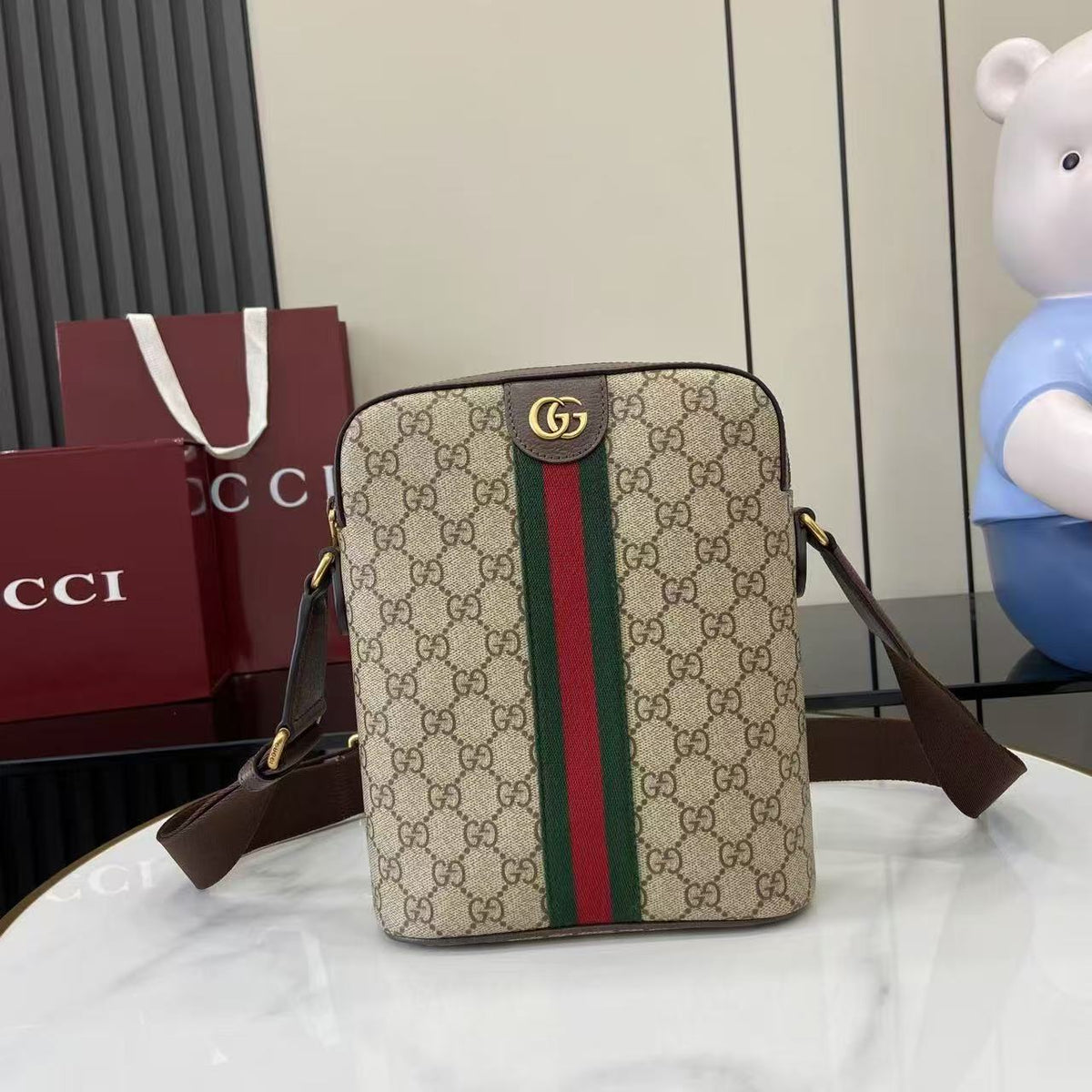 Gucci Printed Small GG Crossbody Bag product image 1, provided for visual reference and product detail review