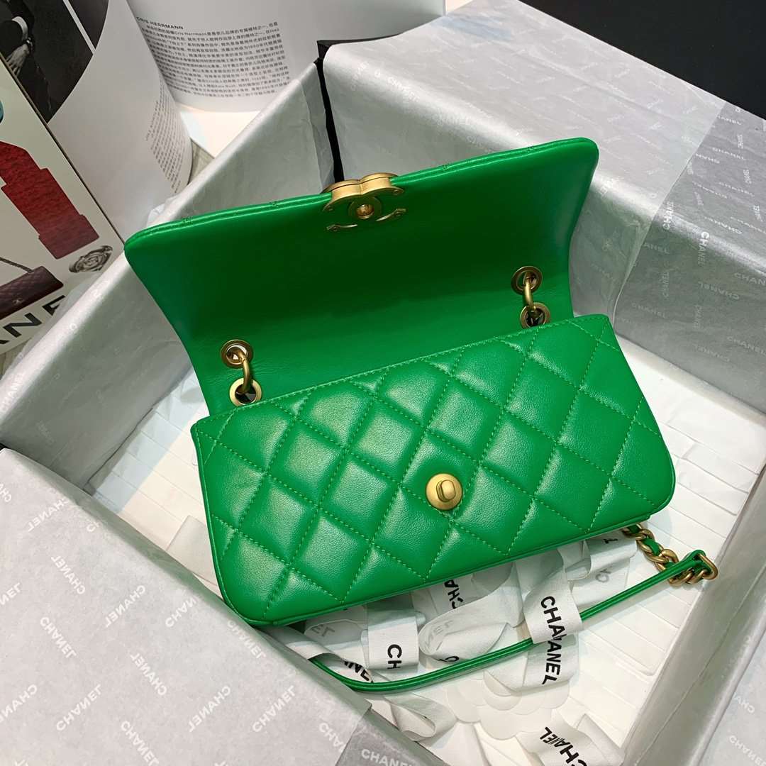 Chanel Flap Bag with Chunky Chain Green product image 7, provided for visual reference and product detail review