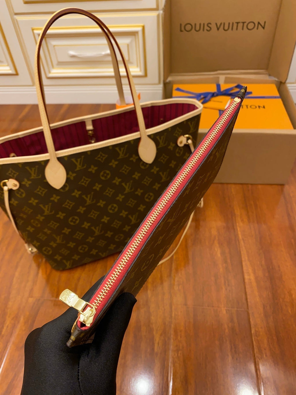Louis Vuitton Tote Leather Bag - Khaki product image 7, provided for visual reference and product detail review