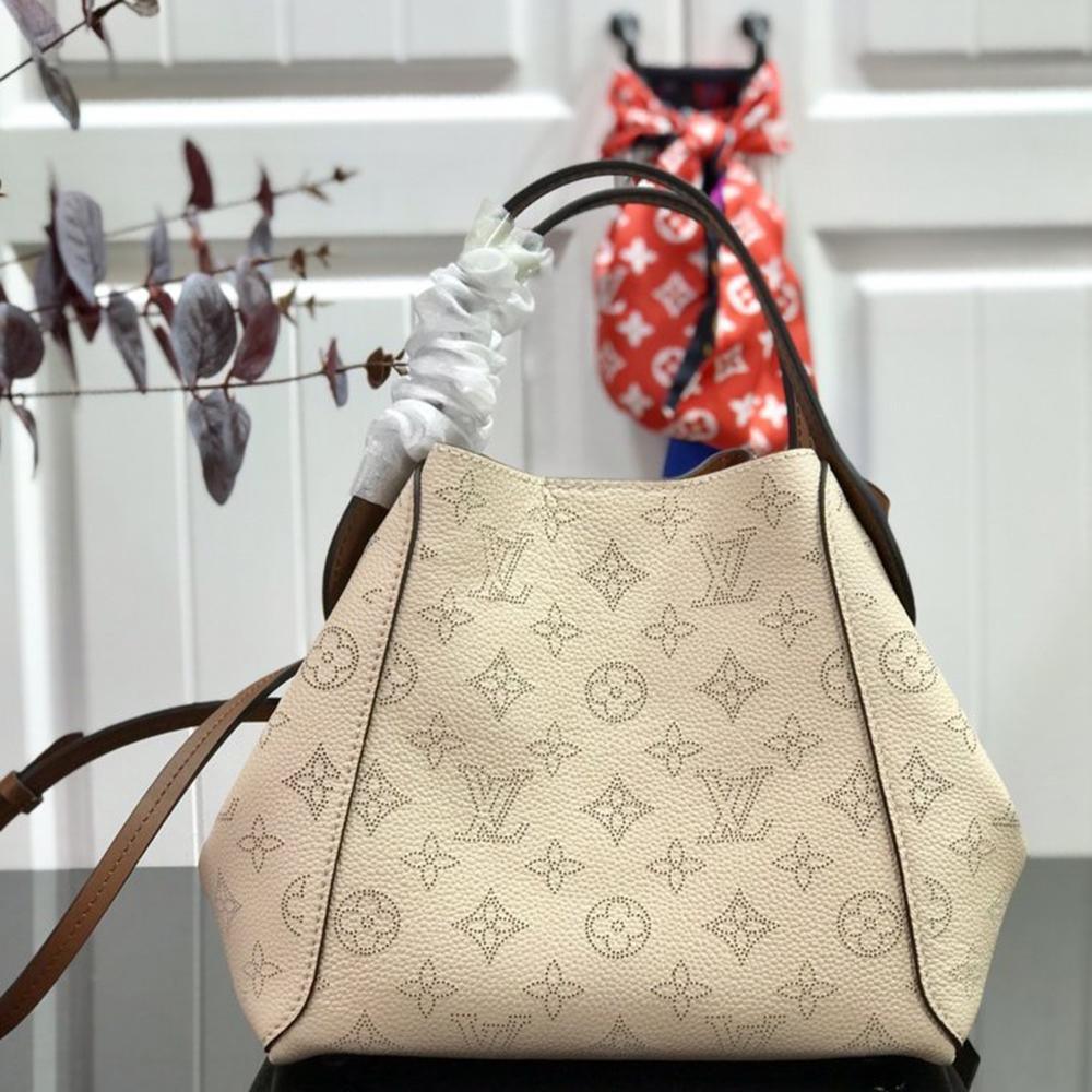 LV Hina PM Tote Bag product image 3, provided for visual reference and product detail review