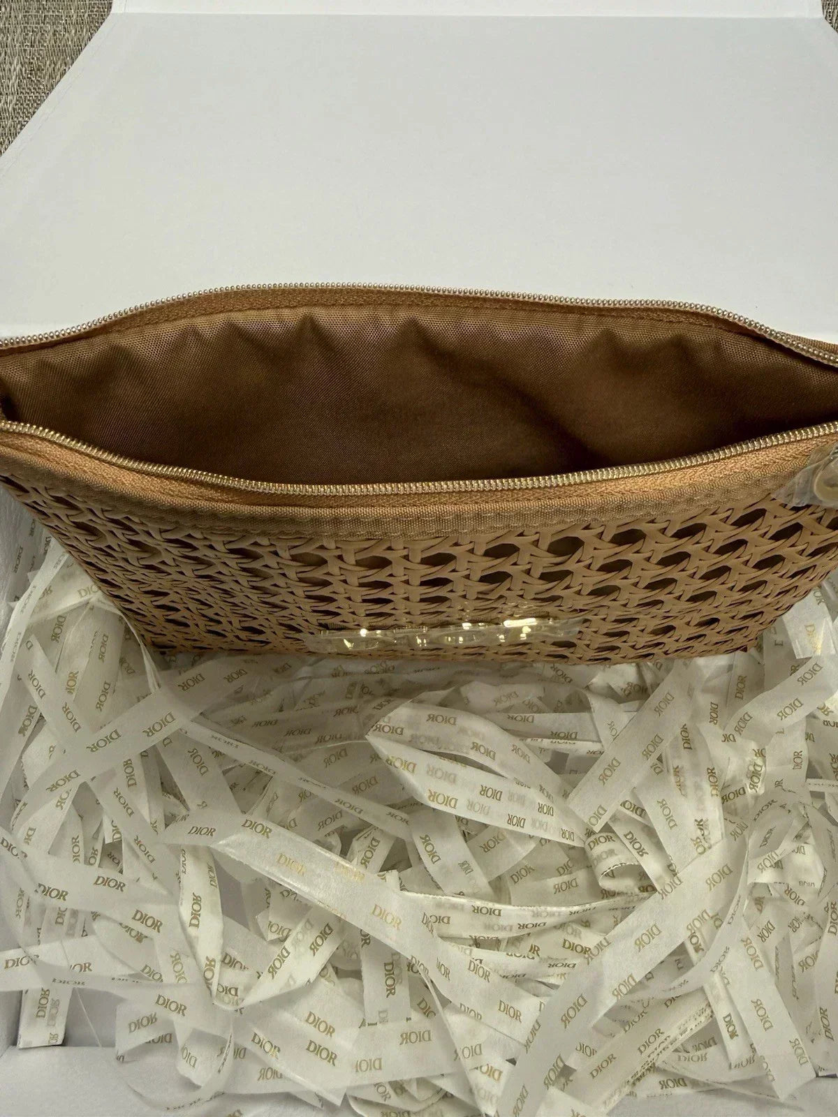 Dior Raffia Solar Pouch Limited Edition product image 2, provided for visual reference and product detail review