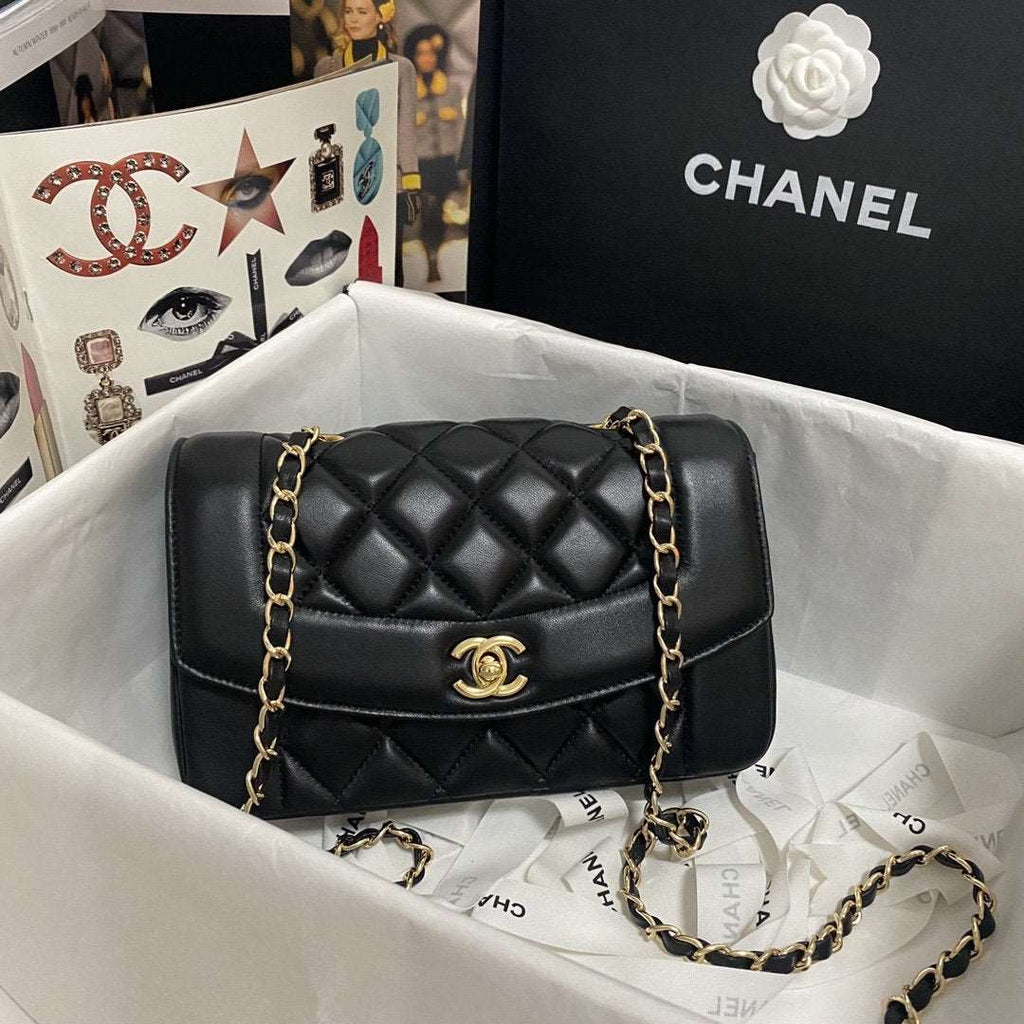 Chanel Flap Bag Black product image 2, provided for visual reference and product detail review