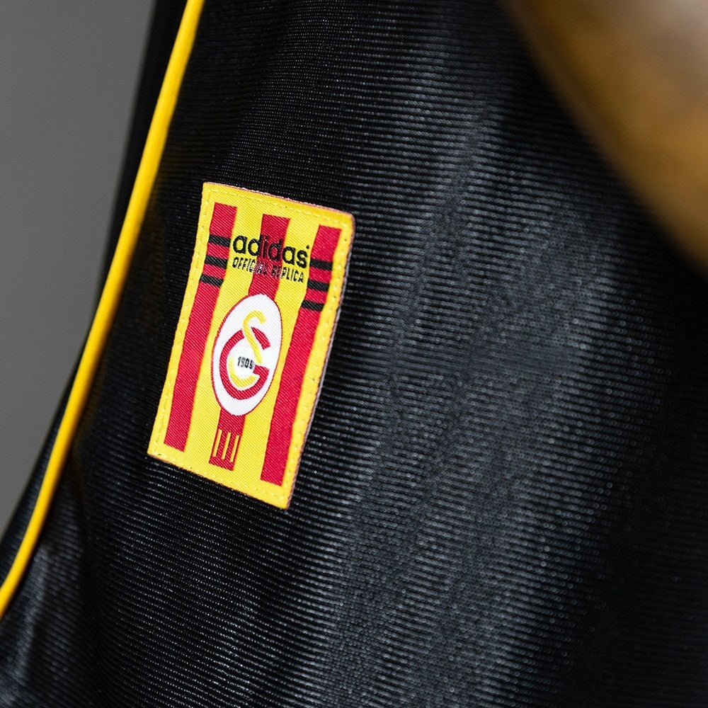 Galatasaray Jersey 1999-00 Third Retro Football Kit product image 3