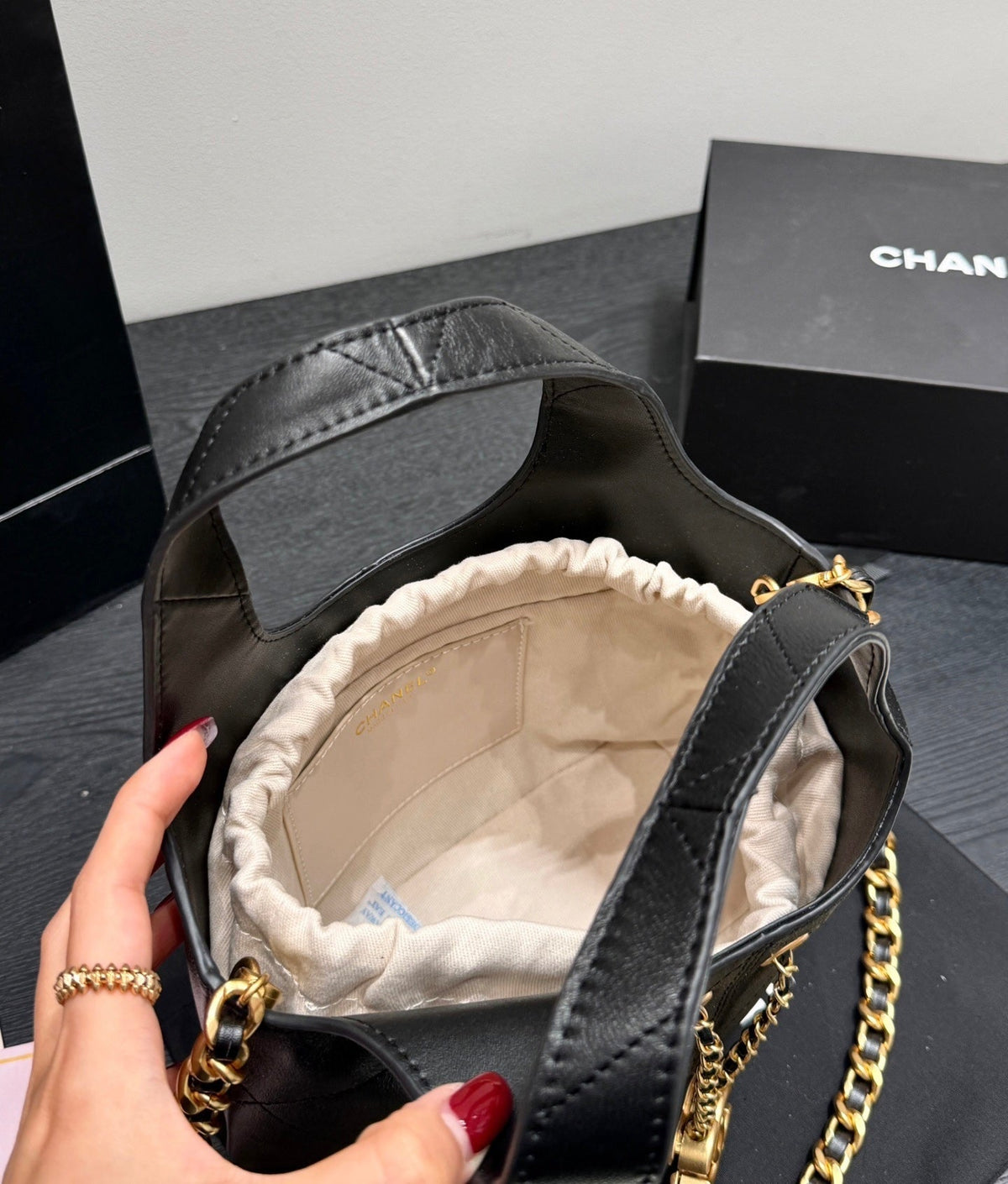 Serenityll 200107 Chanel Bag product image 6, provided for visual reference and product detail review