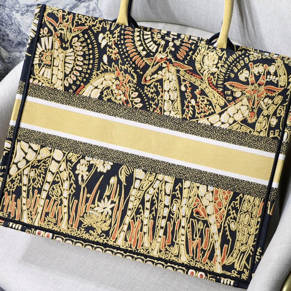 Dior Book Tote product image 3, provided for visual reference and product detail review