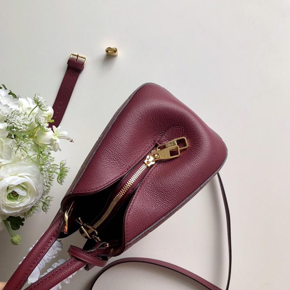 Louis Vuitton Montaigne MM Handbag product image 5, provided for visual reference and product detail review