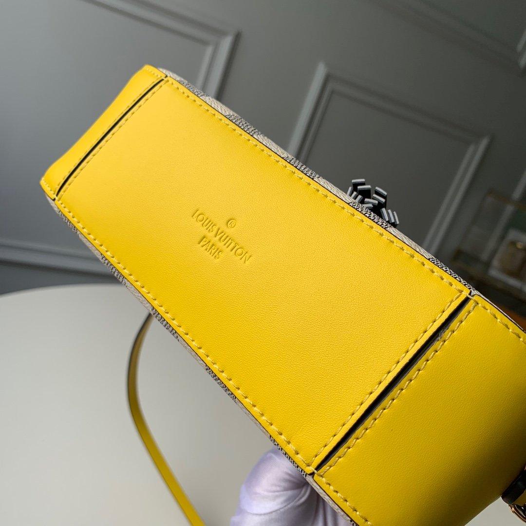 Louis Vuitton Bag product image 4, provided for visual reference and product detail review