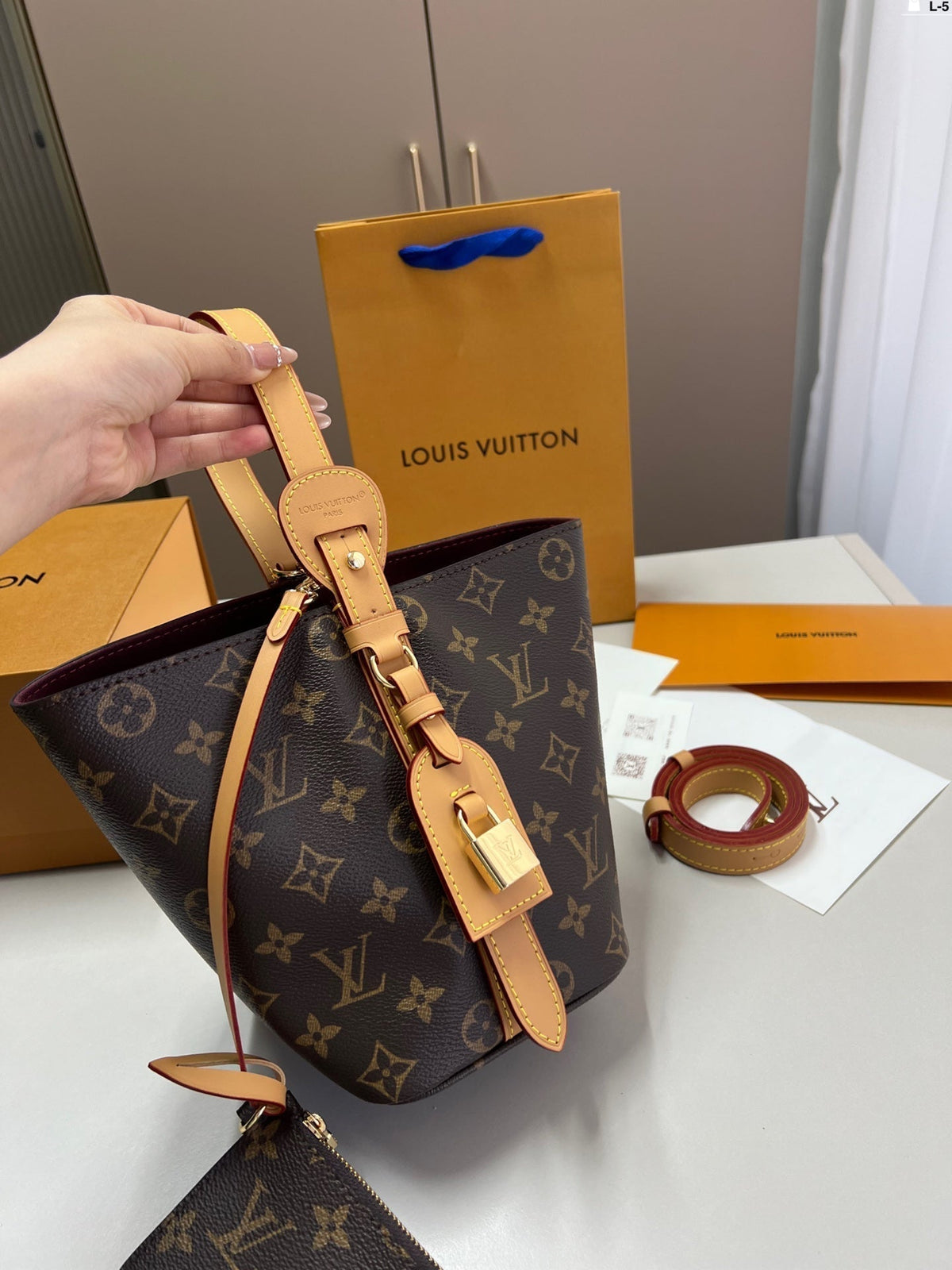 Louis Vuitton LV Vintage Bucket Tote Bag - Brown product image 2, provided for visual reference and product detail review