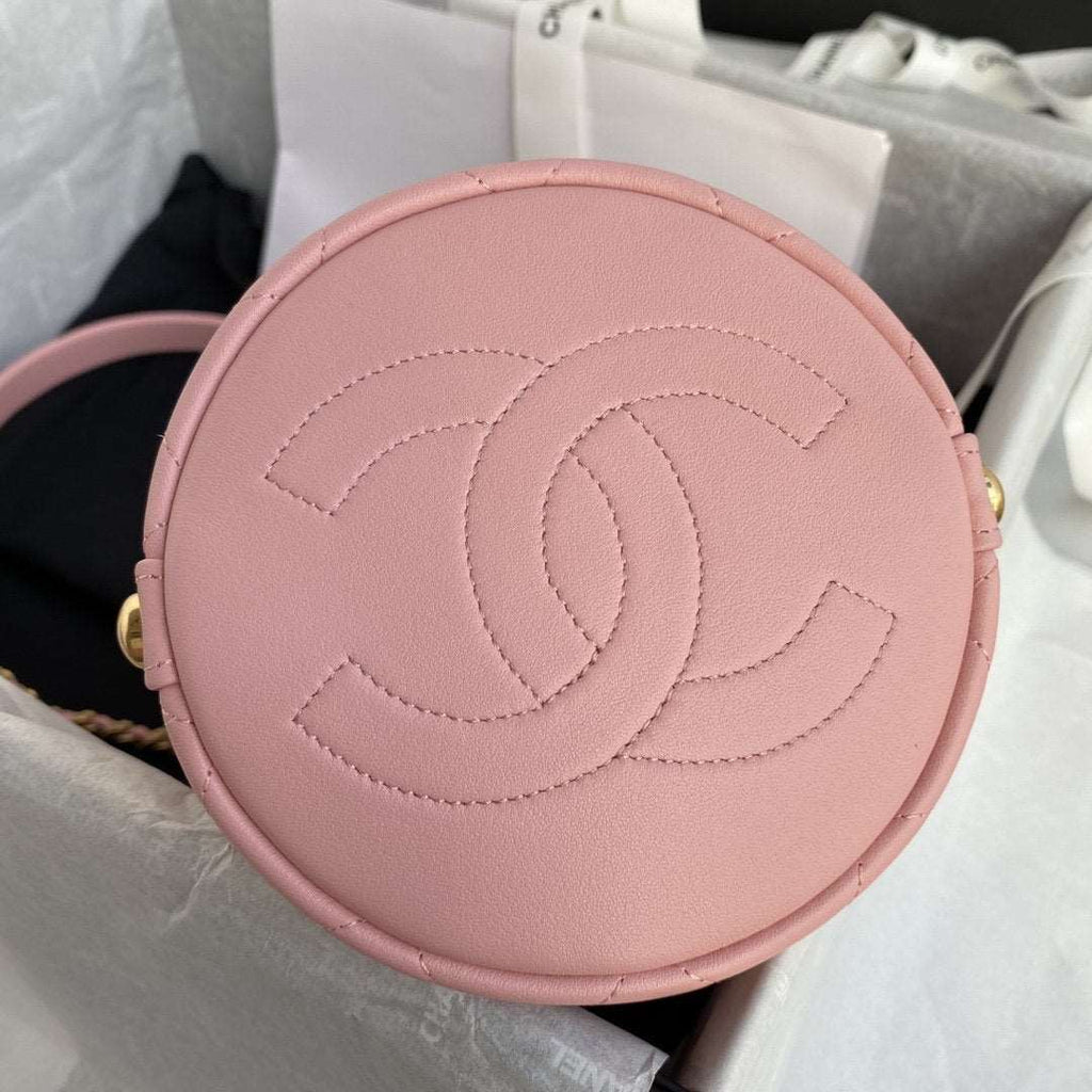 Chanel 2020 Tweed Soul Bucket Bag Pink product image 5, provided for visual reference and product detail review
