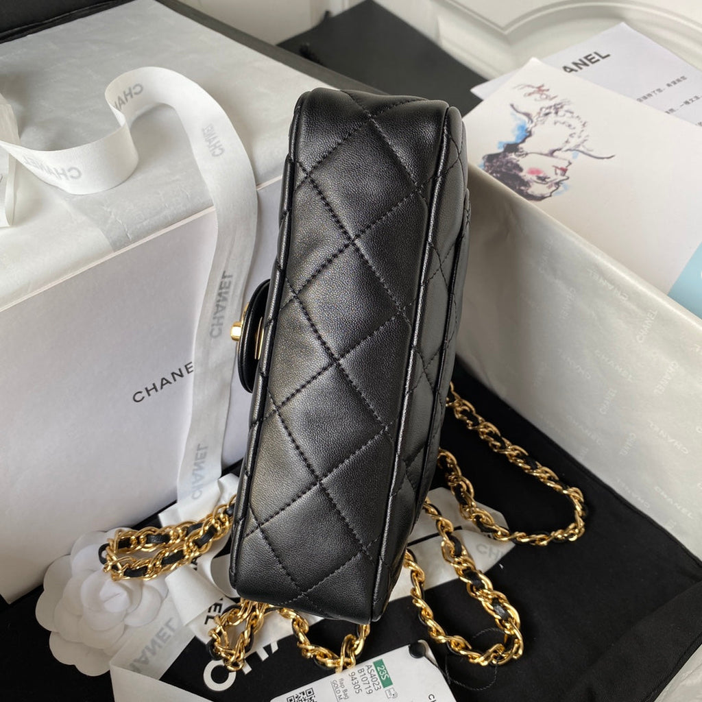 Chanel Flap Bag Gold Top Handle Black product image 4, provided for visual reference and product detail review