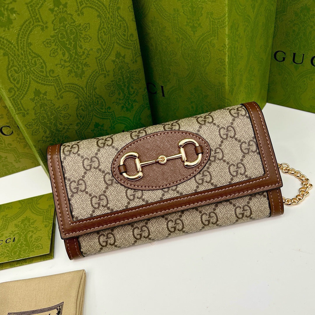 Gucci Brown Saddle Buckle Handbag product image 1, provided for visual reference and product detail review