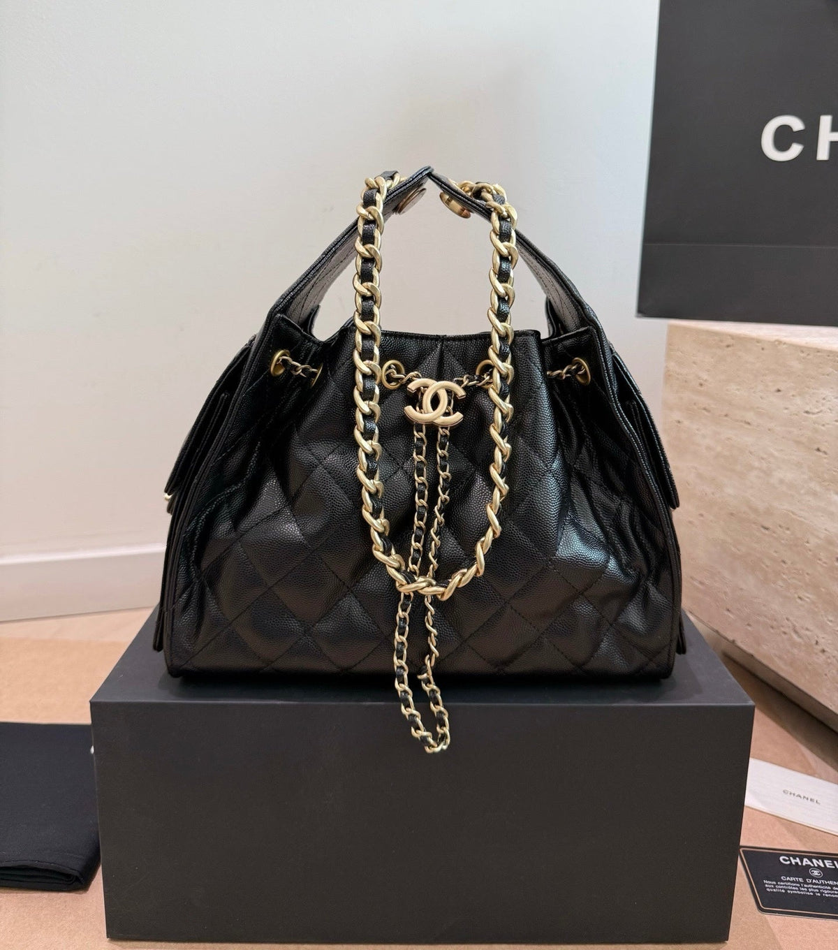 Serenityll 200109 Chanel Bag 25cm product image 1, provided for visual reference and product detail review