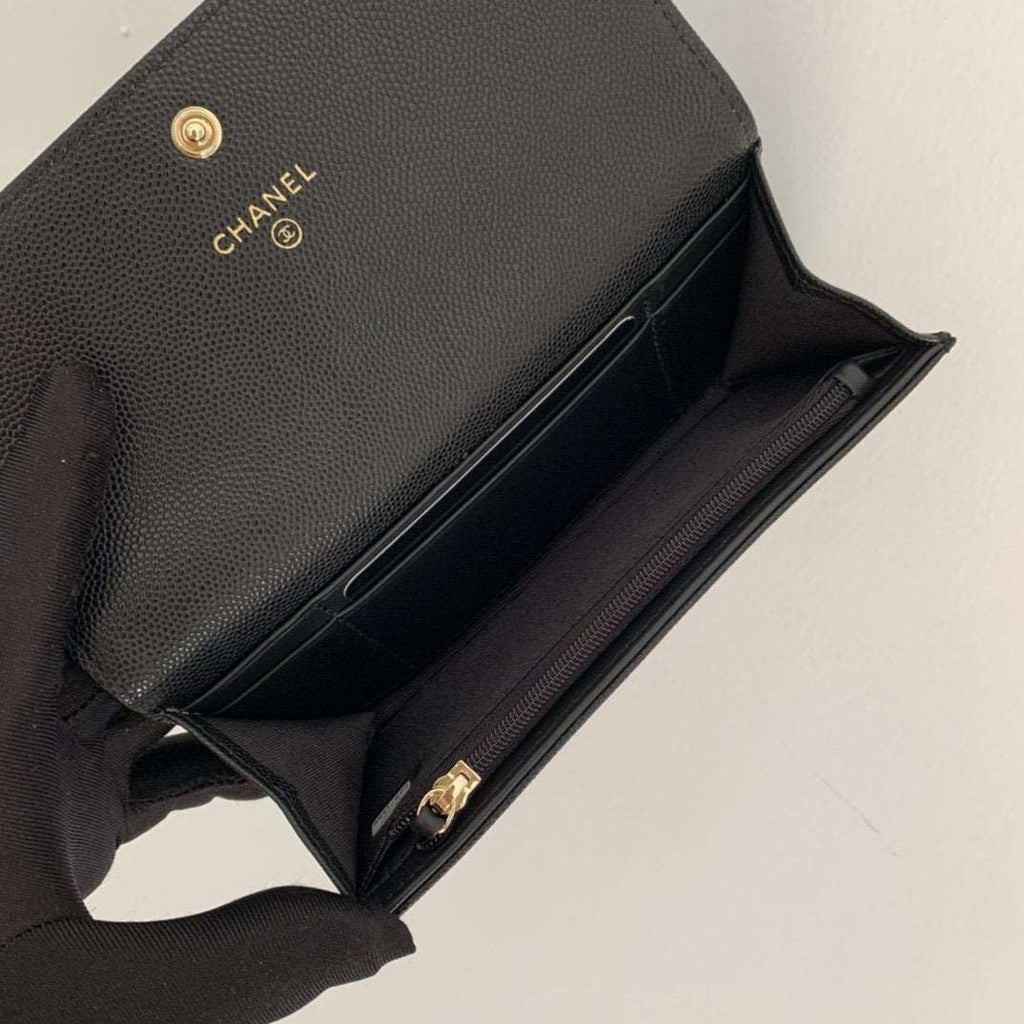 Chanel Caviar Quilted Gusset Flap Wallet product image 7, provided for visual reference and product detail review
