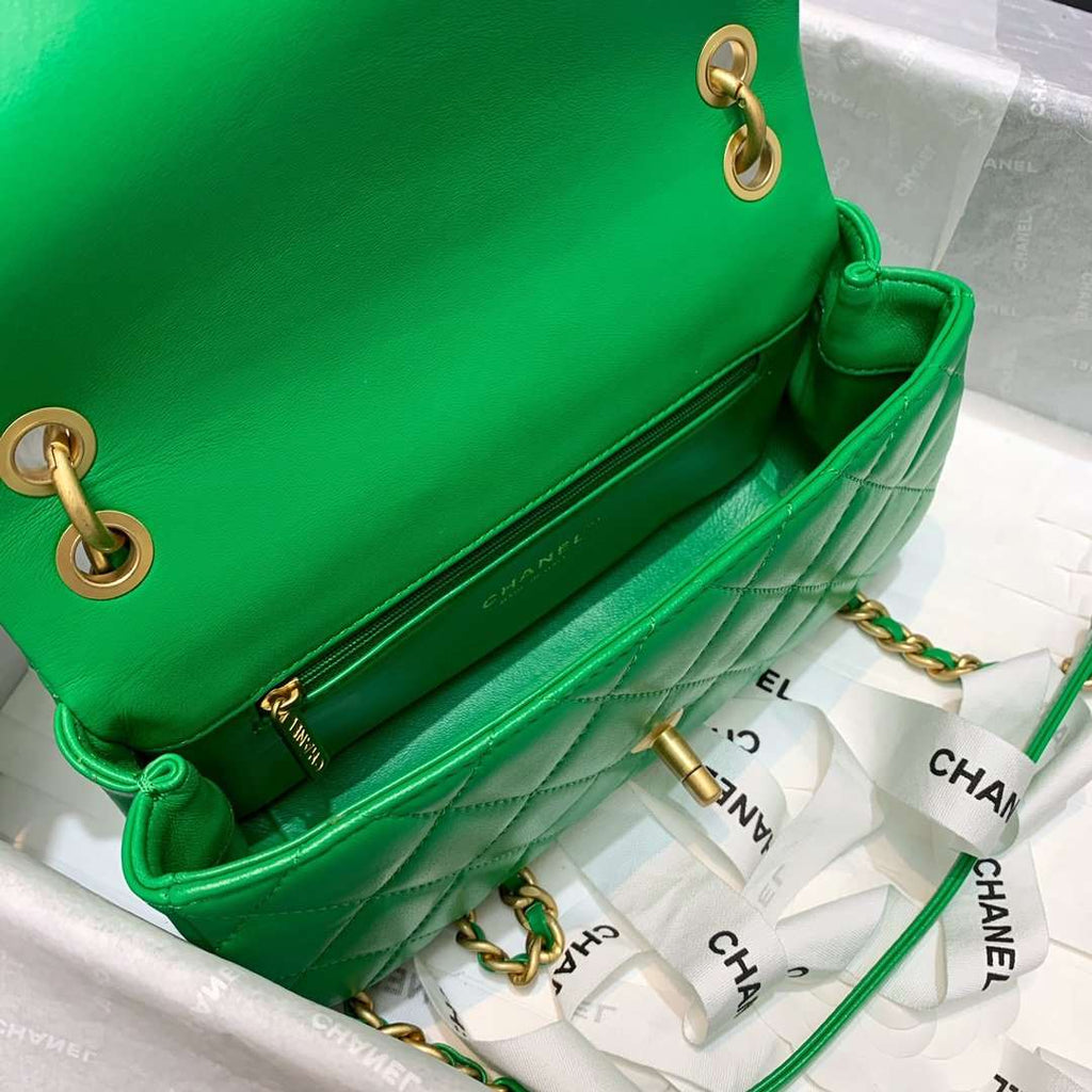 Chanel Flap Bag with Chunky Chain Green product image 8, provided for visual reference and product detail review