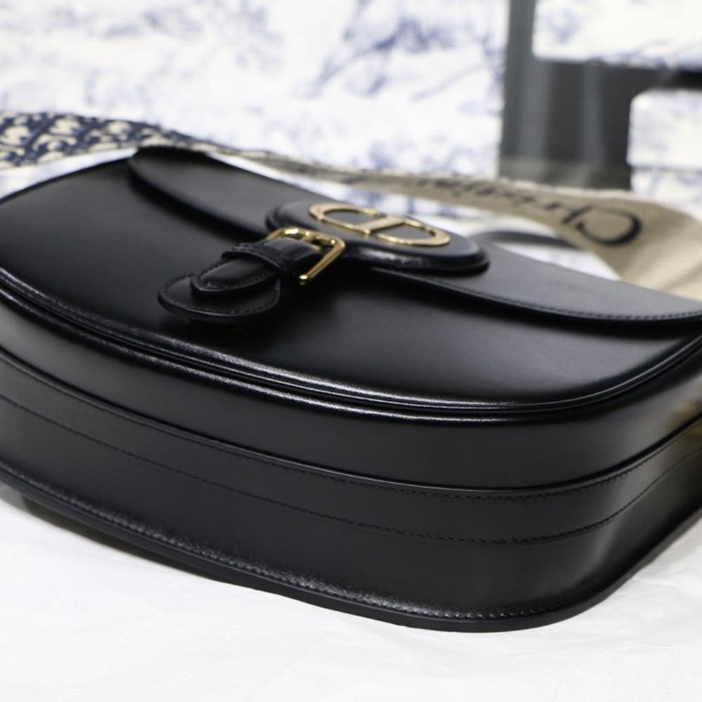 Medium Dior Bobby Bag product image 4, provided for visual reference and product detail review