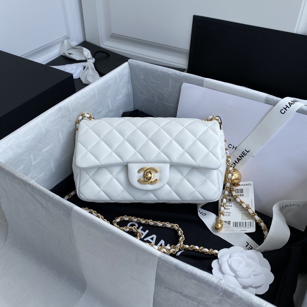 Chanel Pearl Crush Mini Flap Bag product image 2, provided for visual reference and product detail review