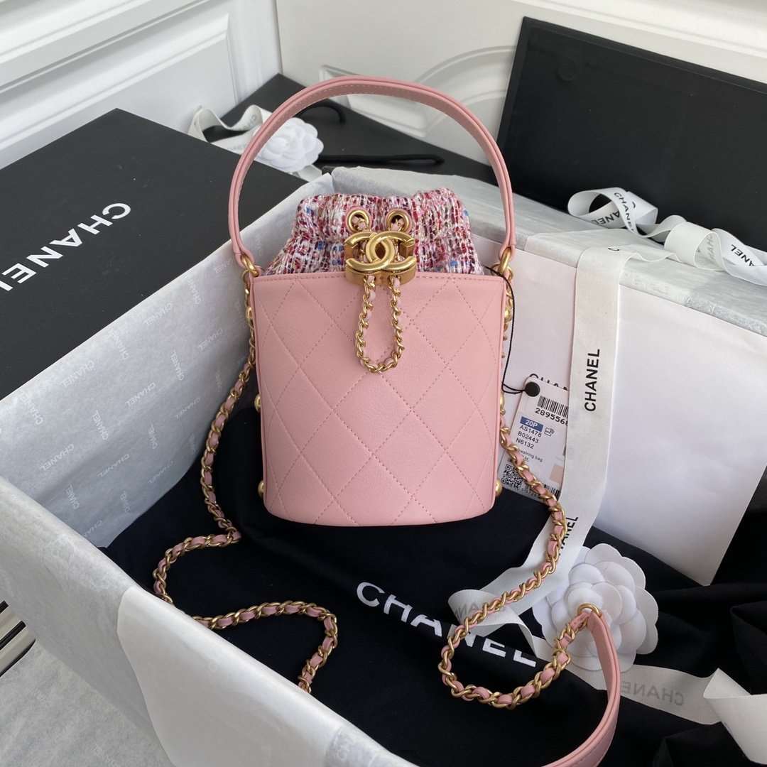 Chanel 2020 Tweed Soul Bucket Bag Pink product image 3, provided for visual reference and product detail review