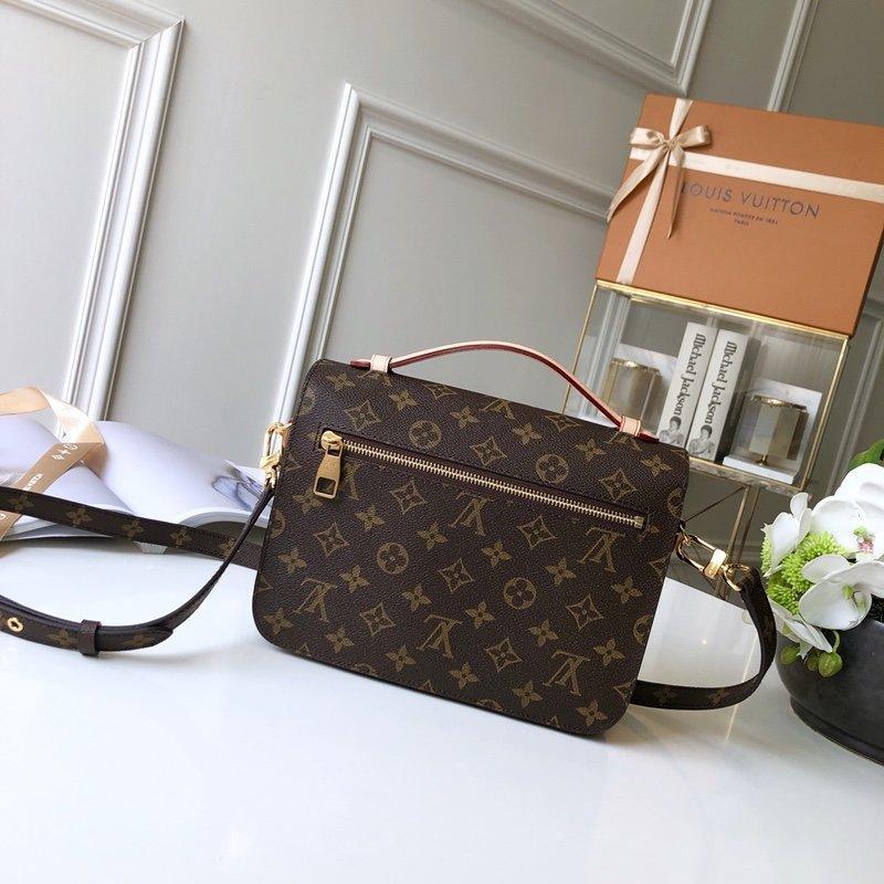 Louis Vuitton Pochette Métis product image 2, provided for visual reference and product detail review