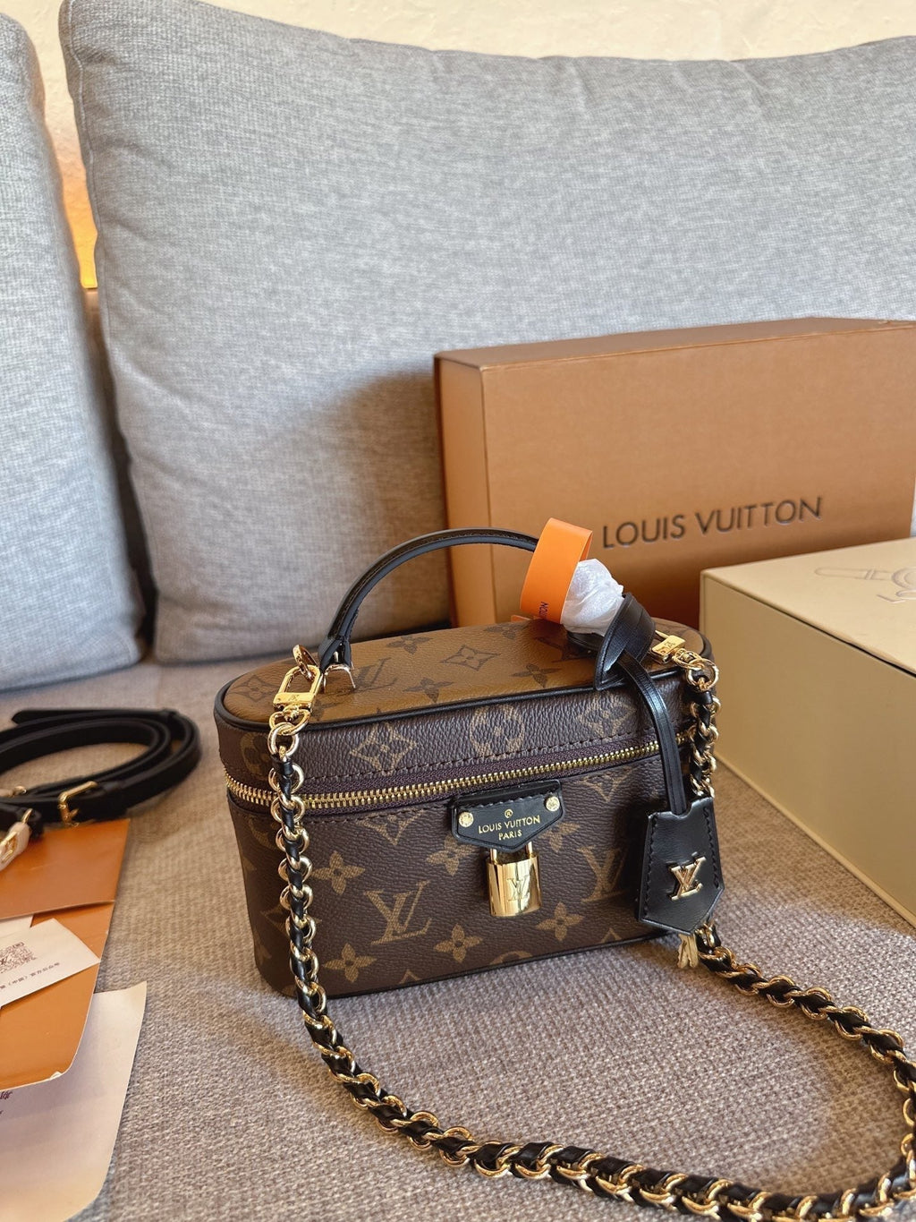 Serenityll 2001121 LV Bag 19cm product image 1, provided for visual reference and product detail review