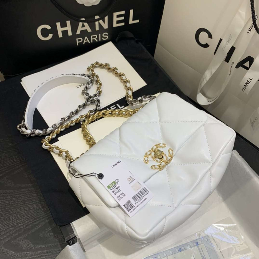 Chanel 19 Medium Flap Bag product image 3, provided for visual reference and product detail review