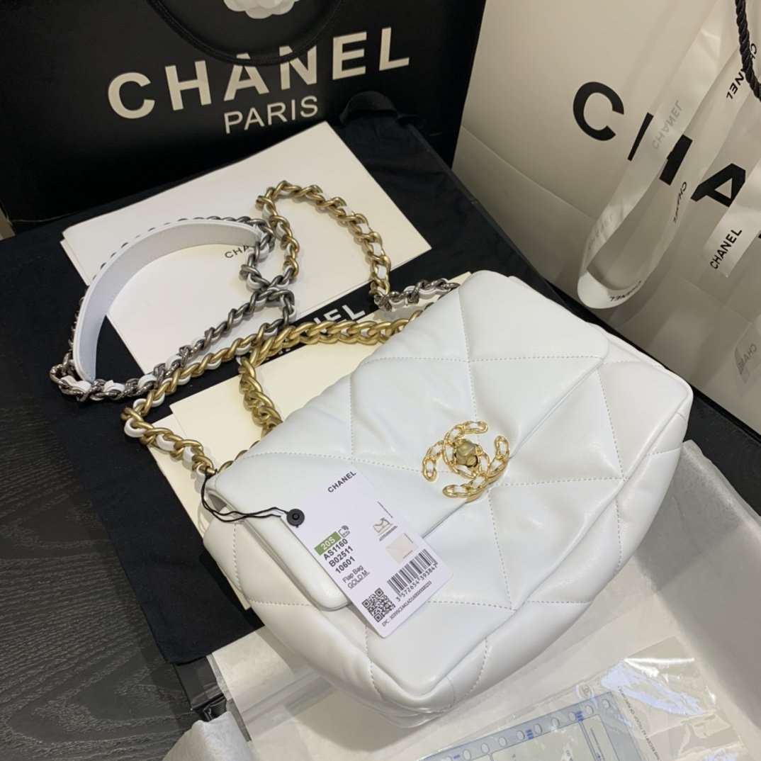 Chanel 19 Medium Flap Bag product image 3, provided for visual reference and product detail review