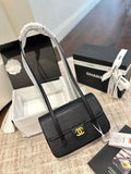 Serenityll 200103 Chanel Bag product image 1, provided for visual reference and product detail review