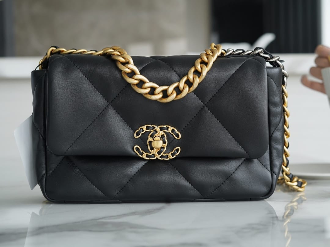 Chanel 19BAG AS1160 Black Gold Buckle Bag Small 26CM product image 7, provided for visual reference and product detail review