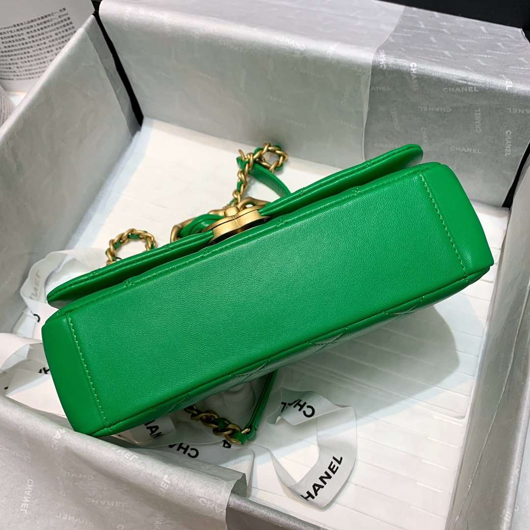 Chanel Flap Bag with Chunky Chain Green product image 4, provided for visual reference and product detail review