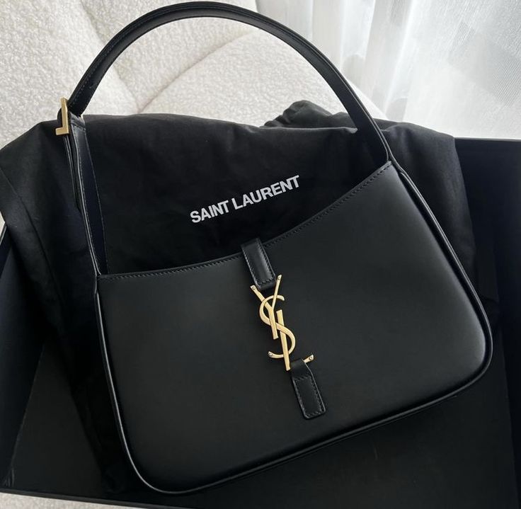 Saint Laurent Le 5 a 7 Hobo Bag in Patent Leather - Black - Women product image 8, provided for visual reference and product