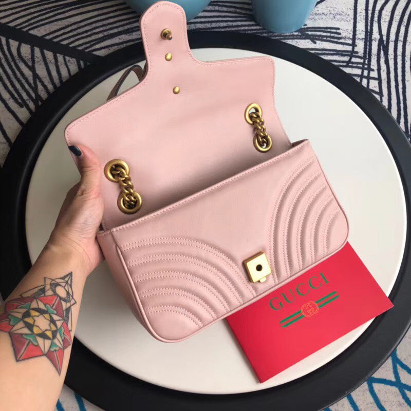 Gucci Marmont Matelass ̈¦ Shoulder Bag in Pink product image 2, provided for visual reference and product detail review
