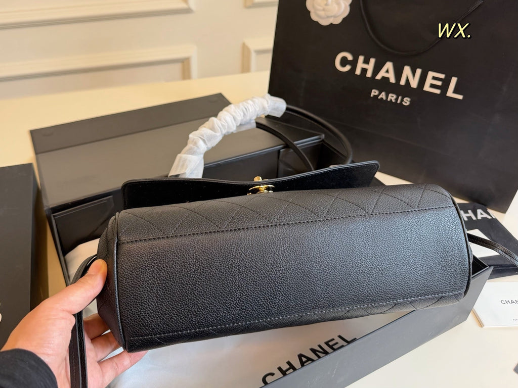 Serenityll 200106 Chanel Bag 31cm*15cm product image 7, provided for visual reference and product detail review