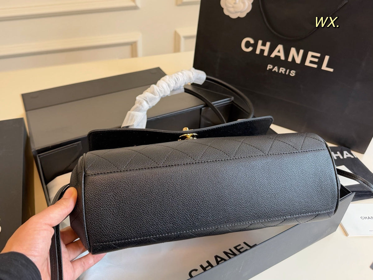 Serenityll 200106 Chanel Bag 31cm*15cm product image 7, provided for visual reference and product detail review